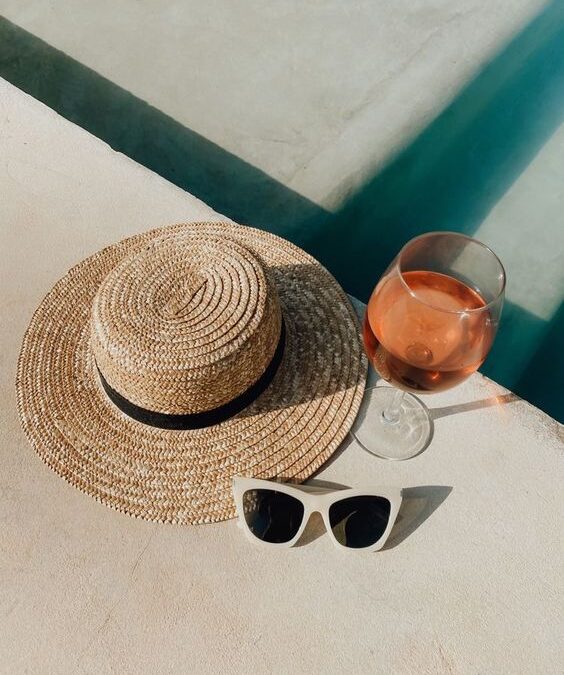 Le chapeau de paille pour des photos réussies